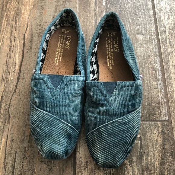 TOMS classic slip on flats distressed blue corduroy size 6.5 - Picture 3 of 11